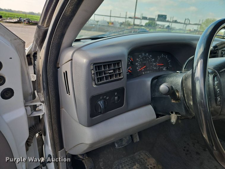 image for item EI8965 2001 Ford F450 Super Duty utility / service truck