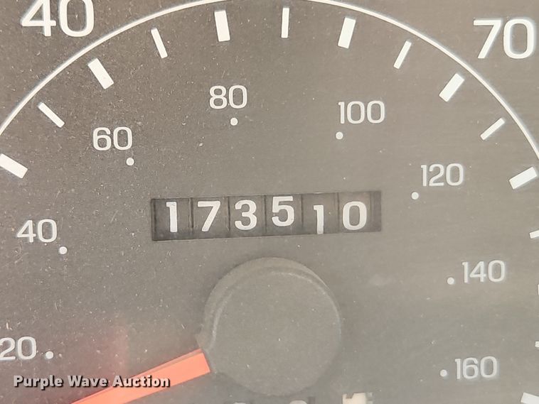 image for item EI8965 2001 Ford F450 Super Duty utility / service truck