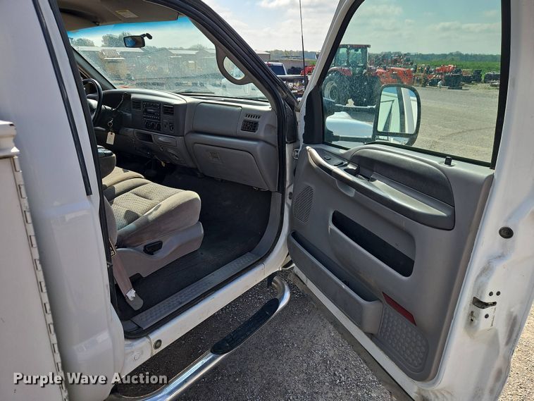 image for item EI8965 2001 Ford F450 Super Duty utility / service truck