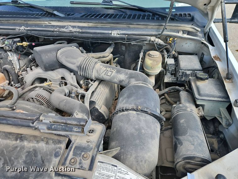 image for item EI8965 2001 Ford F450 Super Duty utility / service truck