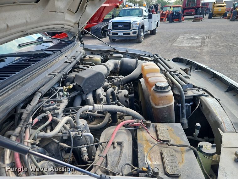 image for item EI8965 2001 Ford F450 Super Duty utility / service truck