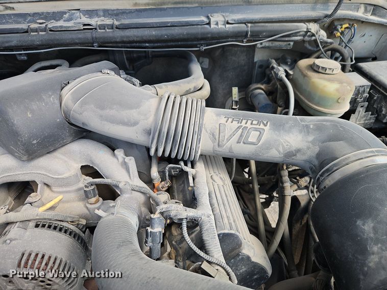 image for item EI8965 2001 Ford F450 Super Duty utility / service truck