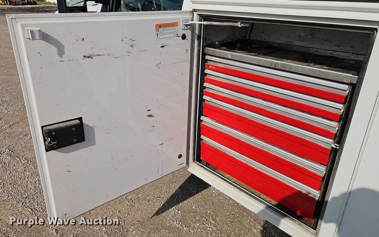 image for item EI8966 2014 Ford F550 Super Duty utility / service truck