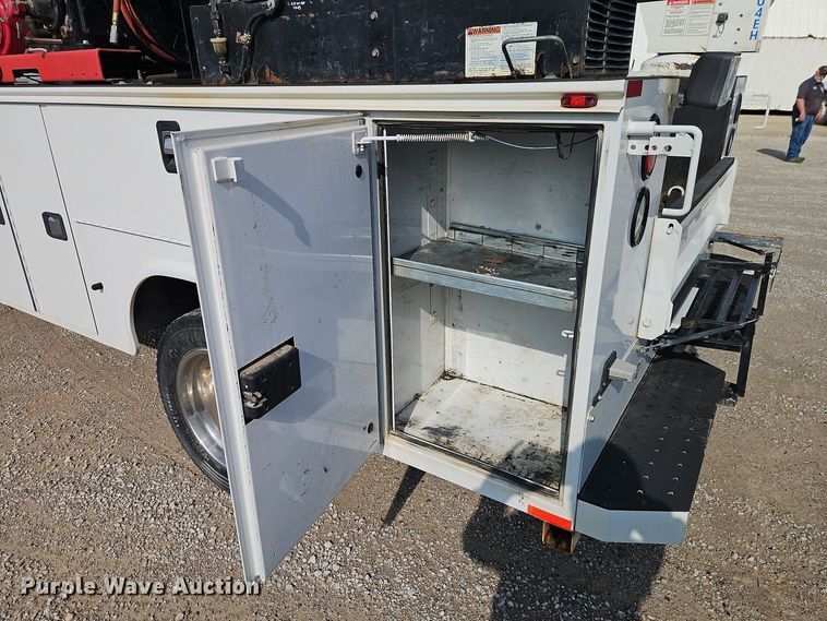 image for item EI8966 2014 Ford F550 Super Duty utility / service truck