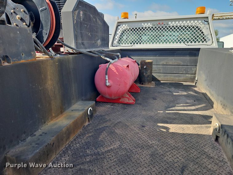 image for item EI8966 2014 Ford F550 Super Duty utility / service truck