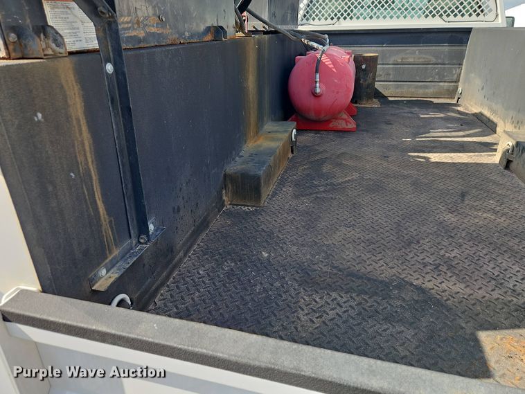 image for item EI8966 2014 Ford F550 Super Duty utility / service truck