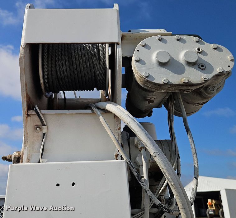 image for item EI8966 2014 Ford F550 Super Duty utility / service truck