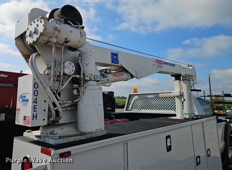 image for item EI8966 2014 Ford F550 Super Duty utility / service truck