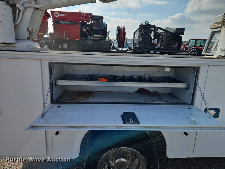 image for item EI8966 2014 Ford F550 Super Duty utility / service truck