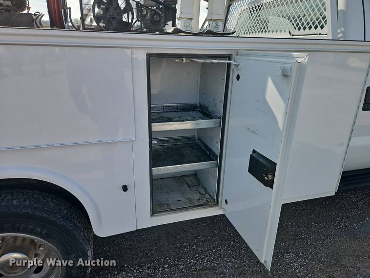 image for item EI8966 2014 Ford F550 Super Duty utility / service truck