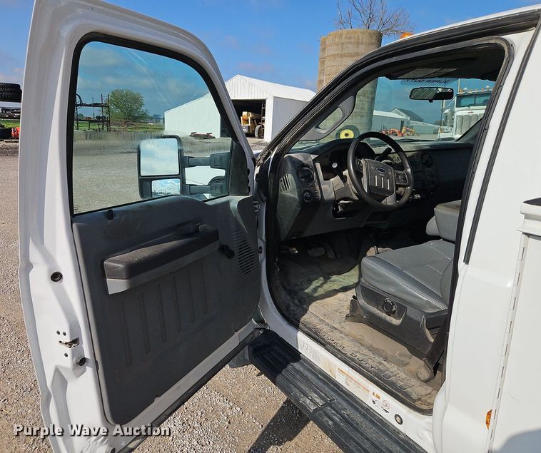 image for item EI8966 2014 Ford F550 Super Duty utility / service truck