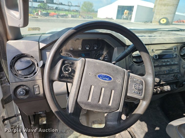 image for item EI8966 2014 Ford F550 Super Duty utility / service truck