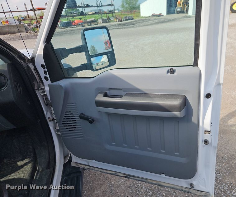 image for item EI8966 2014 Ford F550 Super Duty utility / service truck