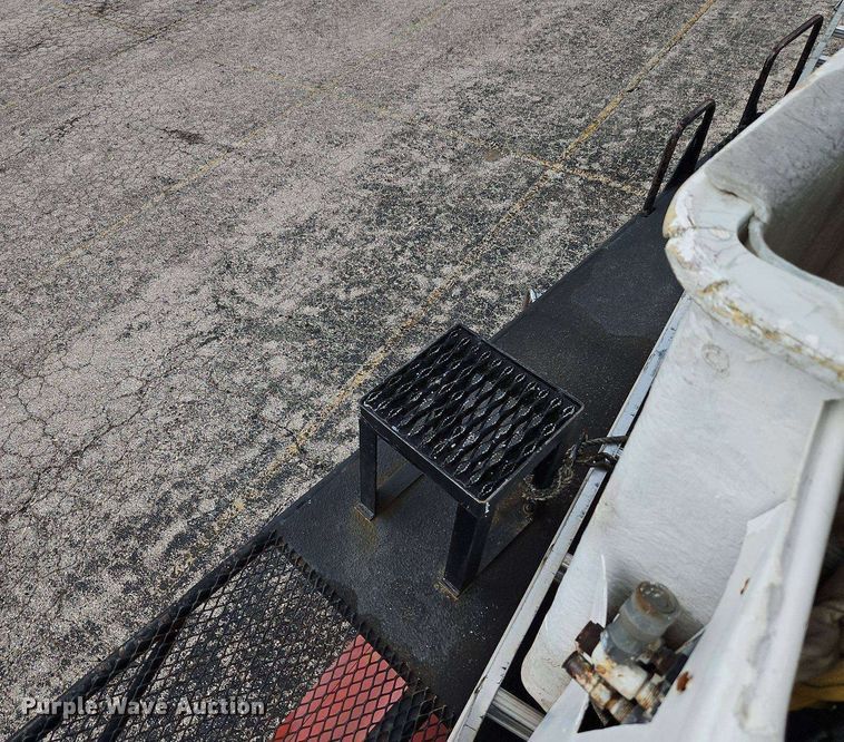 image for item EI8983 1991 GMC Top Kick forestry bucket truck