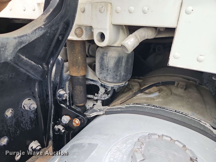 image for item EJ0006 2015 Kenworth T680 semi truck