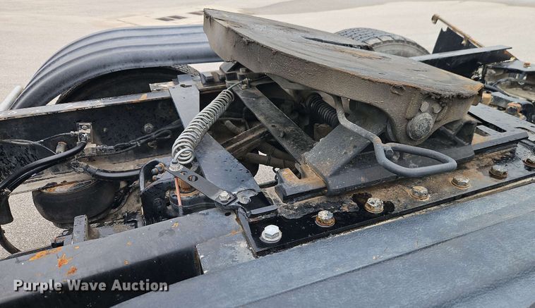 image for item EJ0006 2015 Kenworth T680 semi truck