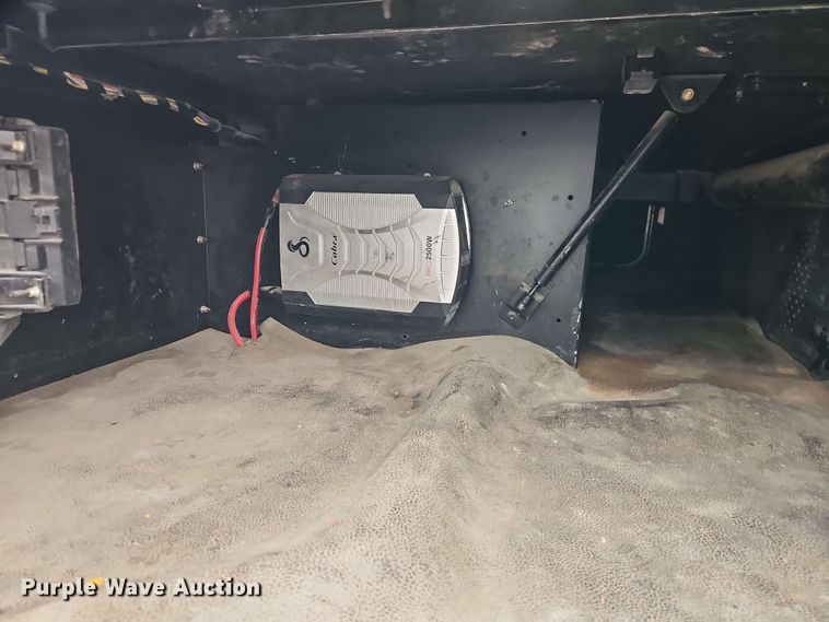 image for item EJ0006 2015 Kenworth T680 semi truck