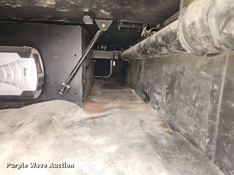 image for item EJ0006 2015 Kenworth T680 semi truck