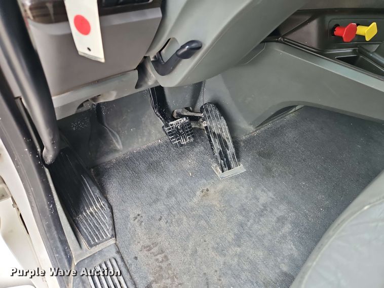 image for item EJ0006 2015 Kenworth T680 semi truck