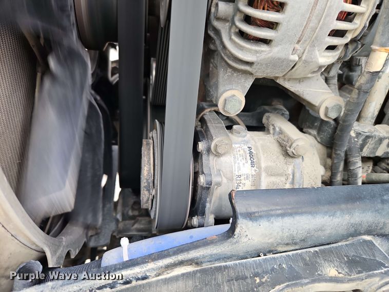 image for item EJ0006 2015 Kenworth T680 semi truck