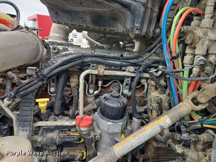 image for item EJ0006 2015 Kenworth T680 semi truck