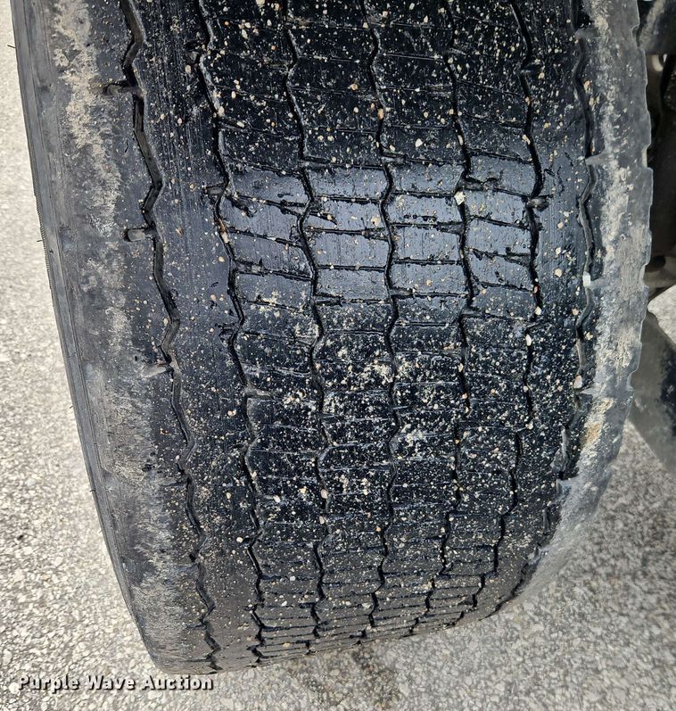 image for item EJ0006 2015 Kenworth T680 semi truck