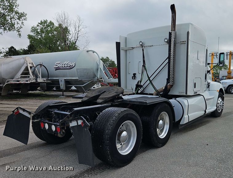 image for item EJ0008 2014 Kenworth T660 semi truck