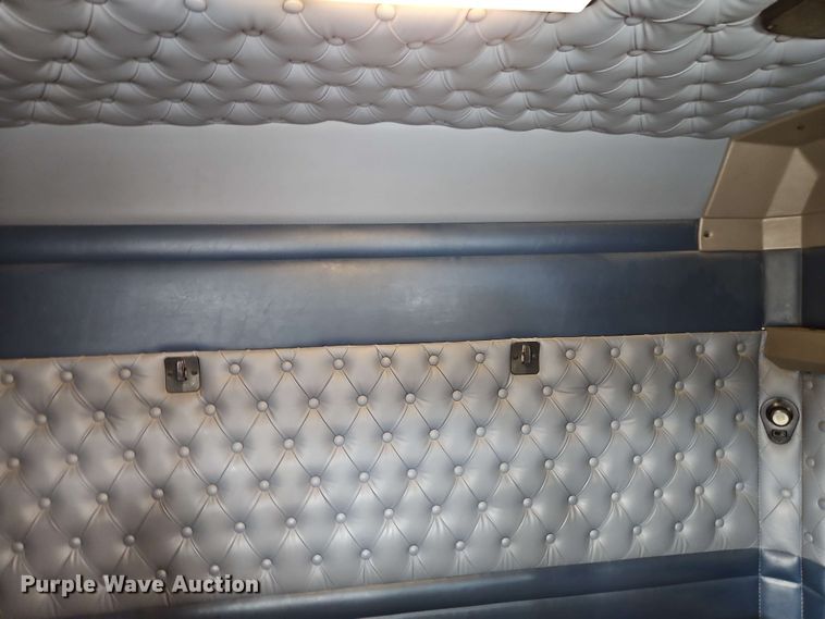 image for item EJ0008 2014 Kenworth T660 semi truck