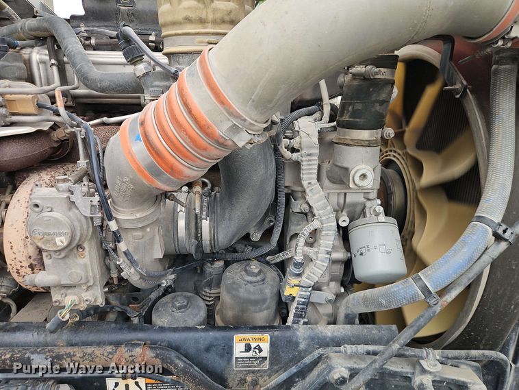 image for item EJ0008 2014 Kenworth T660 semi truck