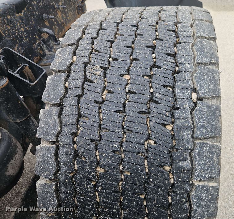 image for item EJ0008 2014 Kenworth T660 semi truck