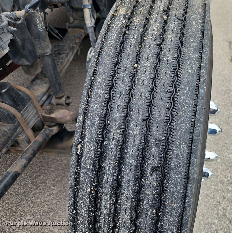 image for item EJ0008 2014 Kenworth T660 semi truck