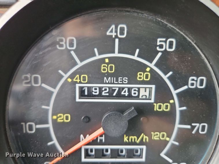 image for item EJ0009 2006 Kenworth W900 semi truck