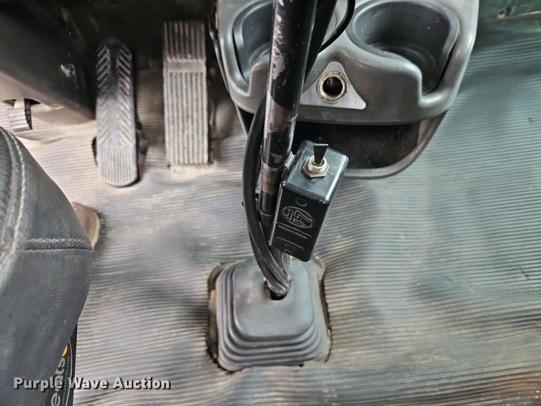 image for item EJ0009 2006 Kenworth W900 semi truck