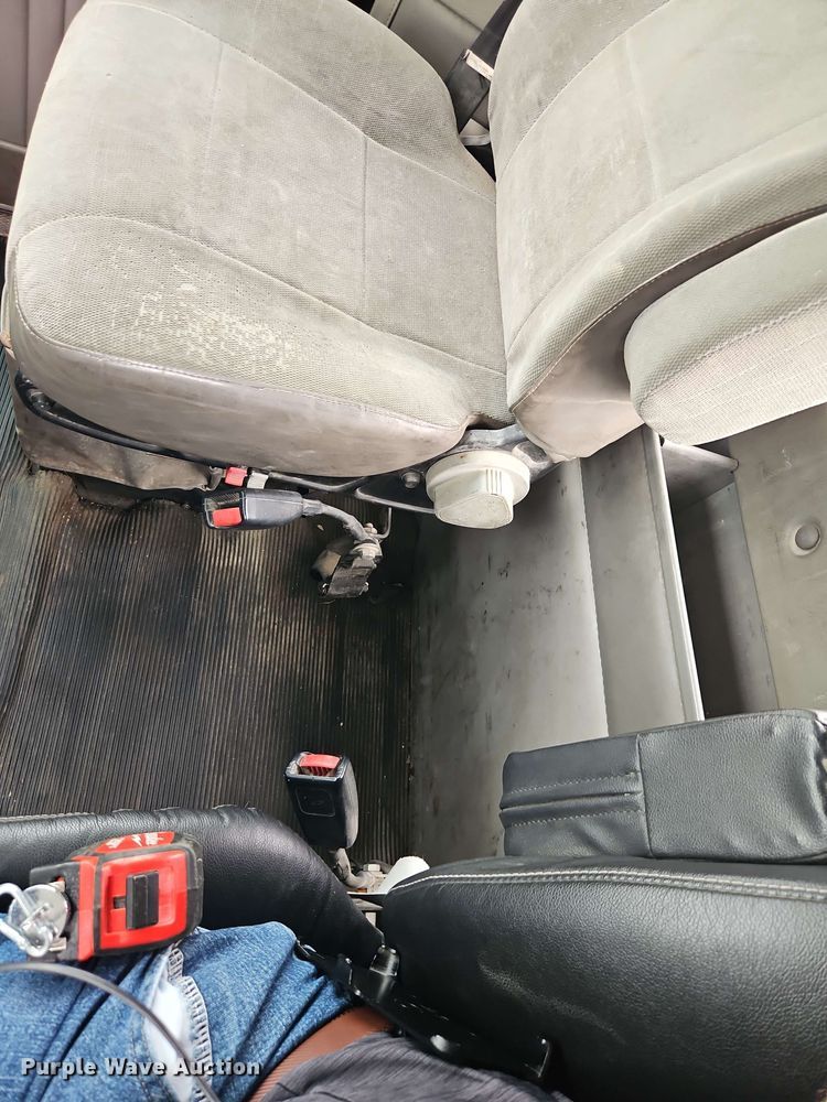 image for item EJ0009 2006 Kenworth W900 semi truck