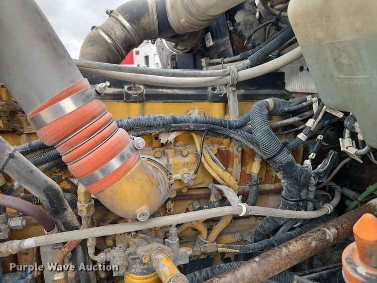 image for item EJ0009 2006 Kenworth W900 semi truck