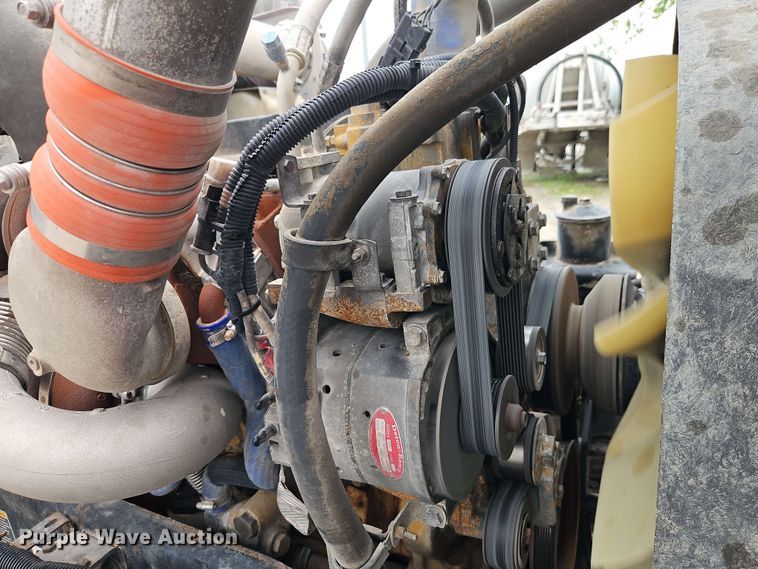 image for item EJ0009 2006 Kenworth W900 semi truck