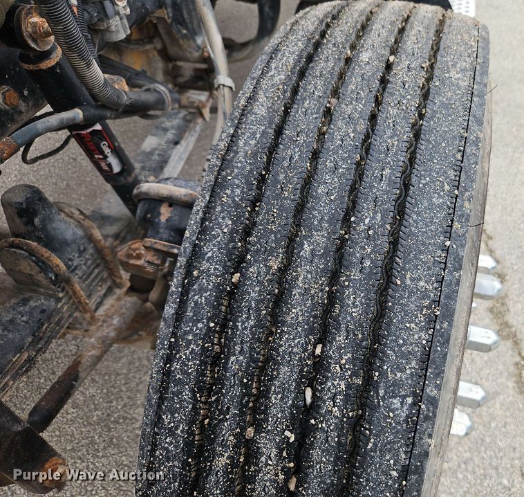 image for item EJ0009 2006 Kenworth W900 semi truck