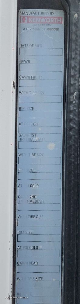 image for item EJ0009 2006 Kenworth W900 semi truck