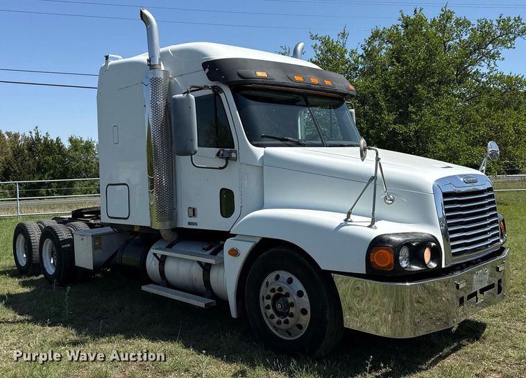 image for item EJ3638 2005 Freightliner Century Class semi truck