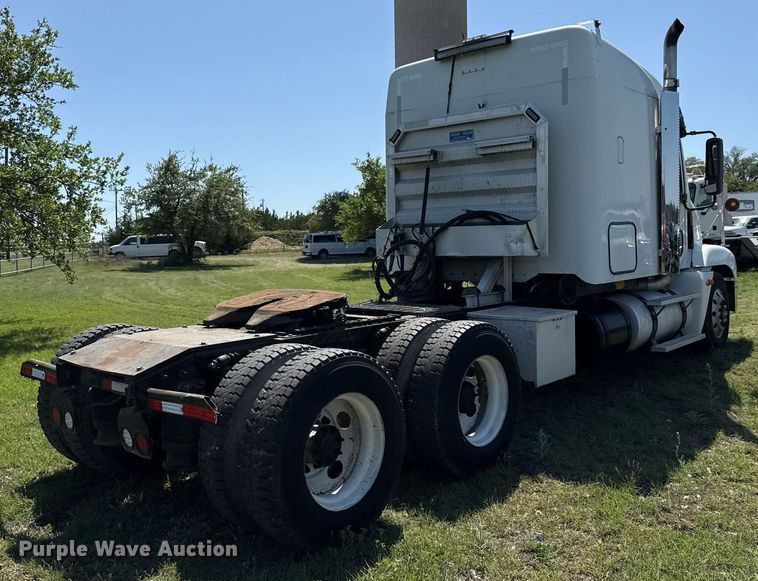 image for item EJ3638 2005 Freightliner Century Class semi truck