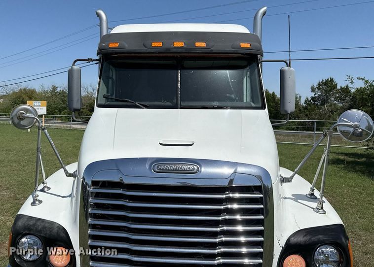 image for item EJ3638 2005 Freightliner Century Class semi truck