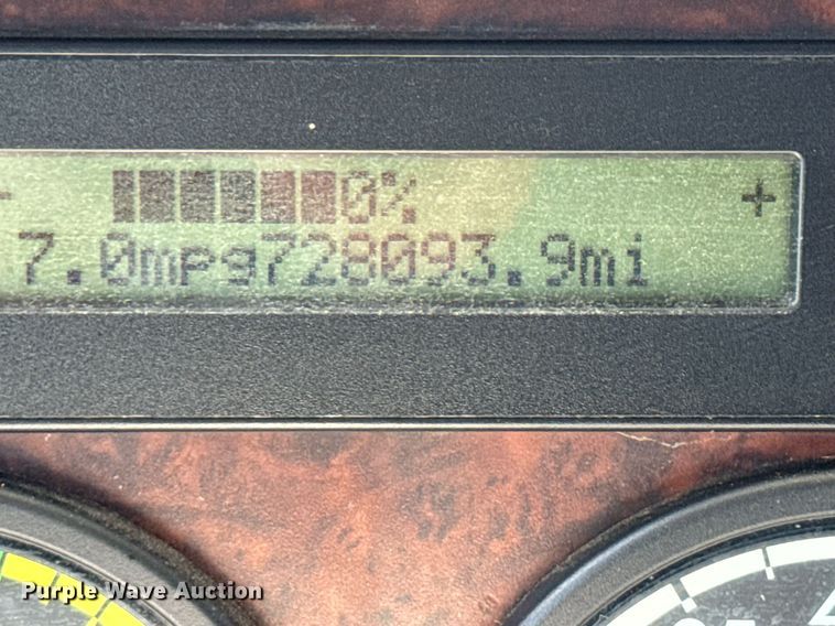 image for item EJ3638 2005 Freightliner Century Class semi truck