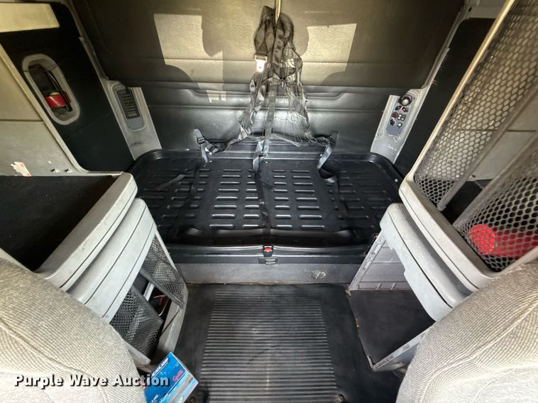 image for item EJ3638 2005 Freightliner Century Class semi truck