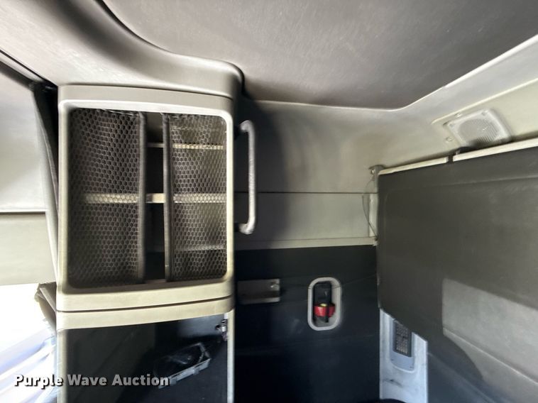 image for item EJ3638 2005 Freightliner Century Class semi truck