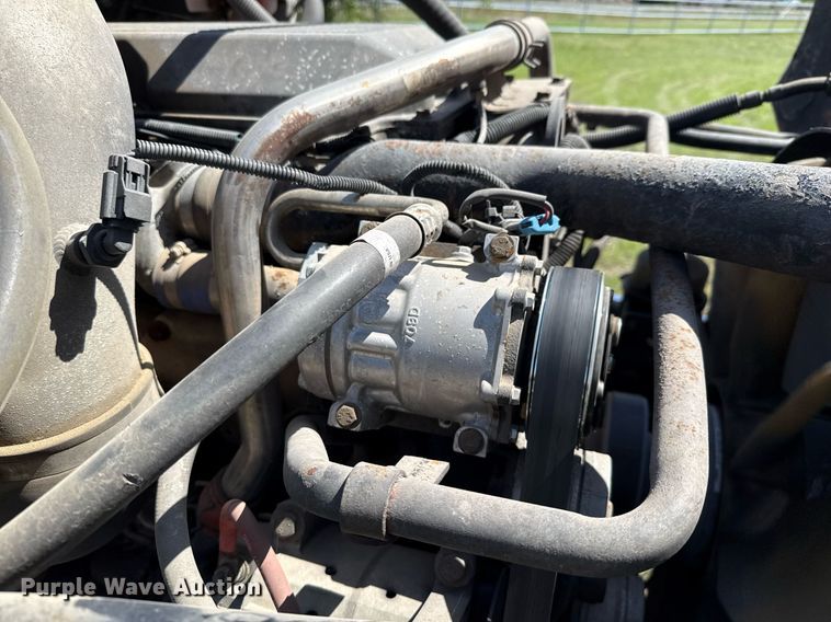 image for item EJ3638 2005 Freightliner Century Class semi truck