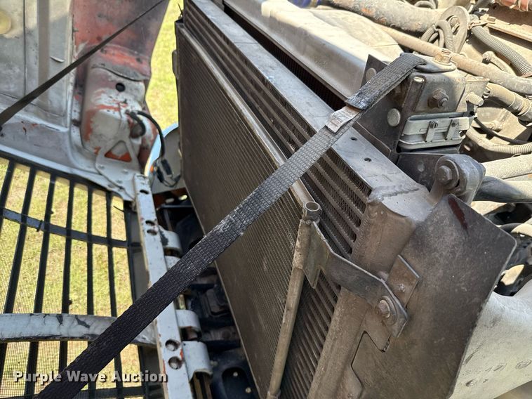 image for item EJ3638 2005 Freightliner Century Class semi truck