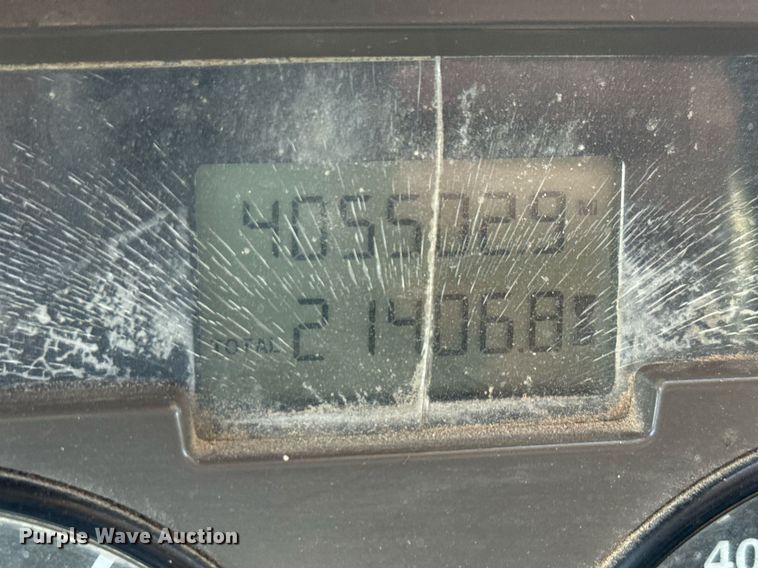 image for item EJ3639 2007 Mack CV713 semi truck