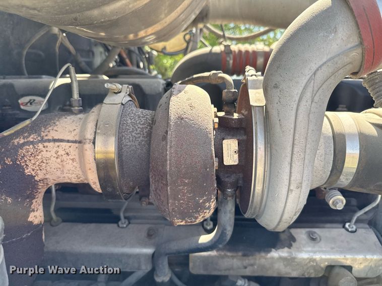 image for item EJ3639 2007 Mack CV713 semi truck