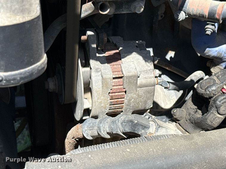 image for item EJ3639 2007 Mack CV713 semi truck