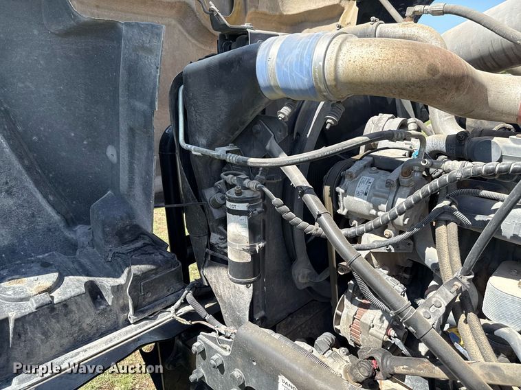 image for item EJ3639 2007 Mack CV713 semi truck